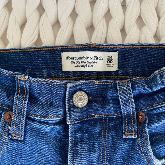 Abercrombie and Fitch 90s straight slim jeans - Picture 3 of 4